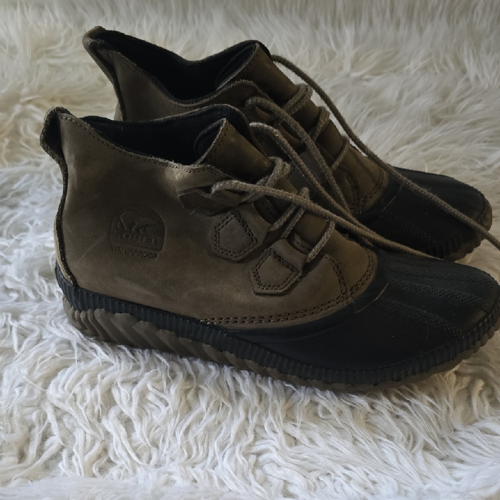 Sorel Dark Brown and Black Outdoor Boots